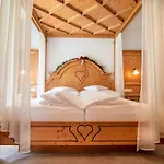Hotel Ischgl Отель Ишгль