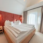 Hotel Ischgl Отель Ишгль