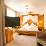Hotel Ischgl 4*
