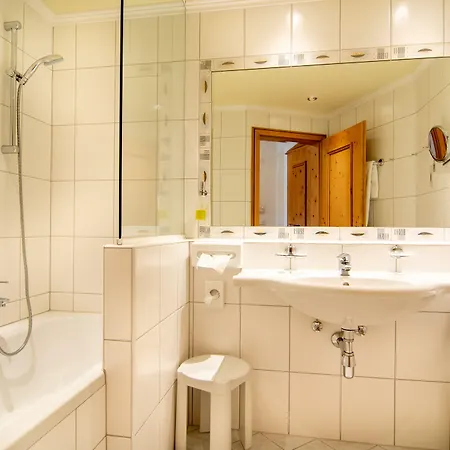 Hotel Ischgl 4*