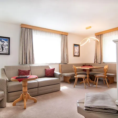 ホテル Hotel Ischgl イシュグル