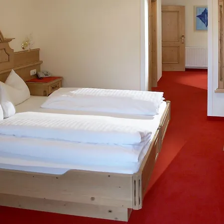 Hotel Ischgl ホテル 4*