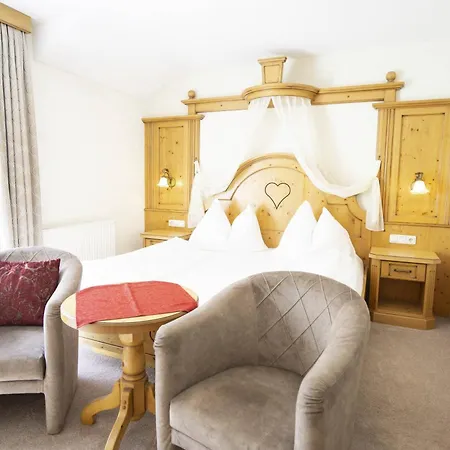 Hotel Ischgl 4*