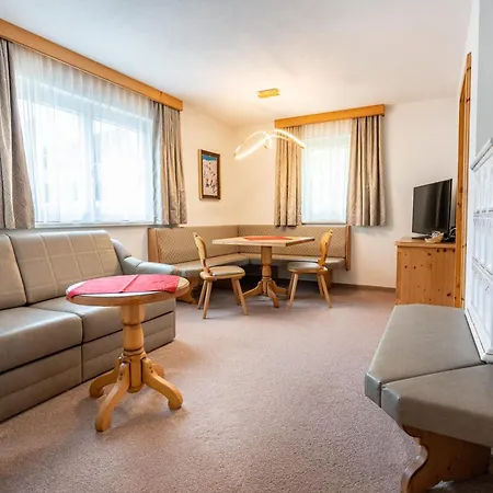Отель Hotel Ischgl 4*